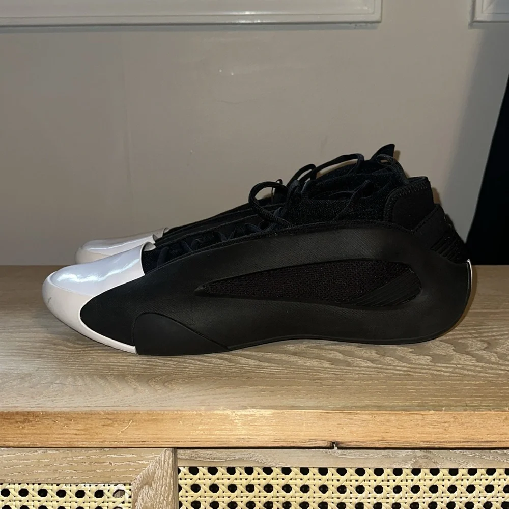 adidas sleek low